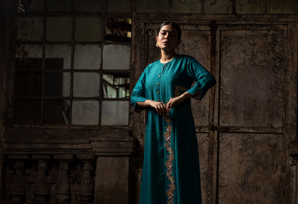 Side Embroidered Kurta