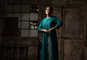 Side Embroidered Kurta