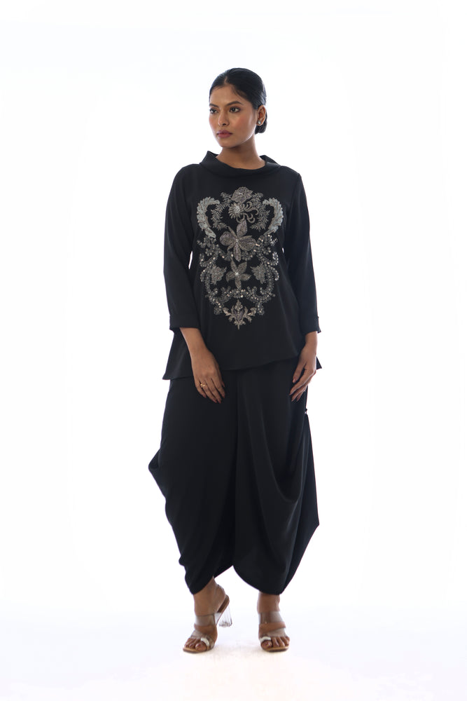 Roll Collar Embroidered Set