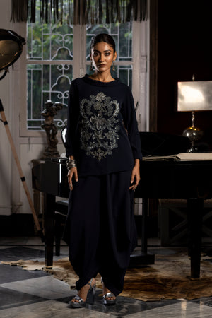 Roll Collar Embroidered Set