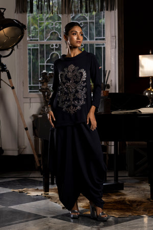 Roll Collar Embroidered Set