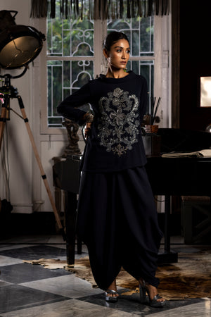 Roll Collar Embroidered Set