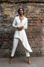 Asymmetric coat-tail