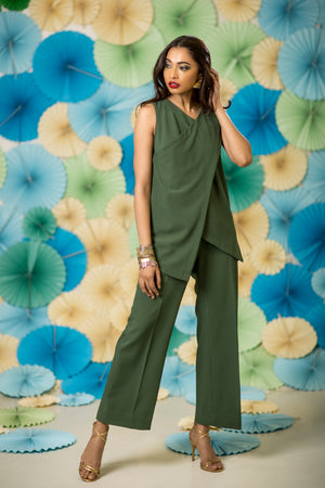 Over-Lap Back Pant Suit