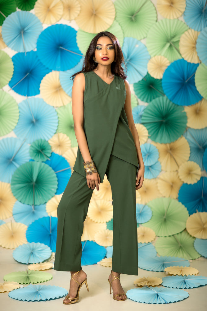 Over-Lap Back Pant Suit