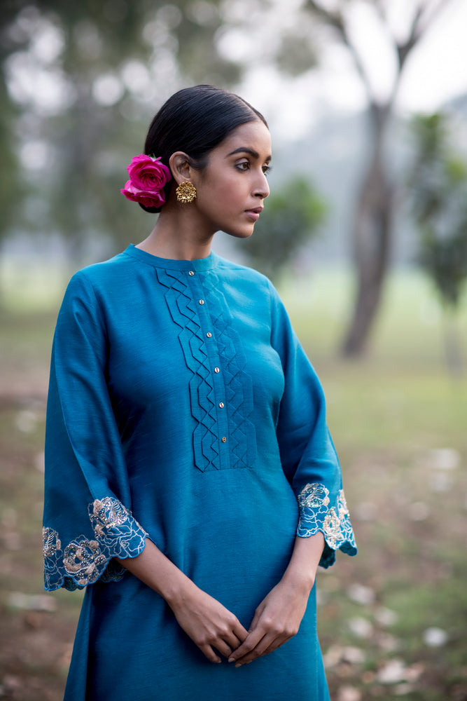 Floral Embroidered Sleeve Kurta