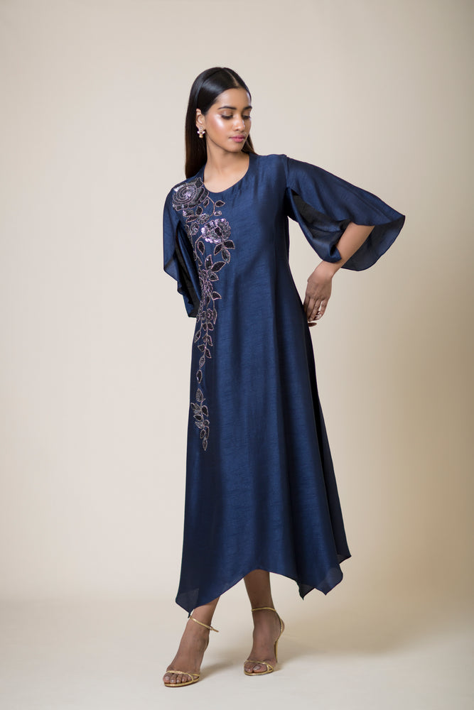 Embroidered Asymmetric Hem Kurta