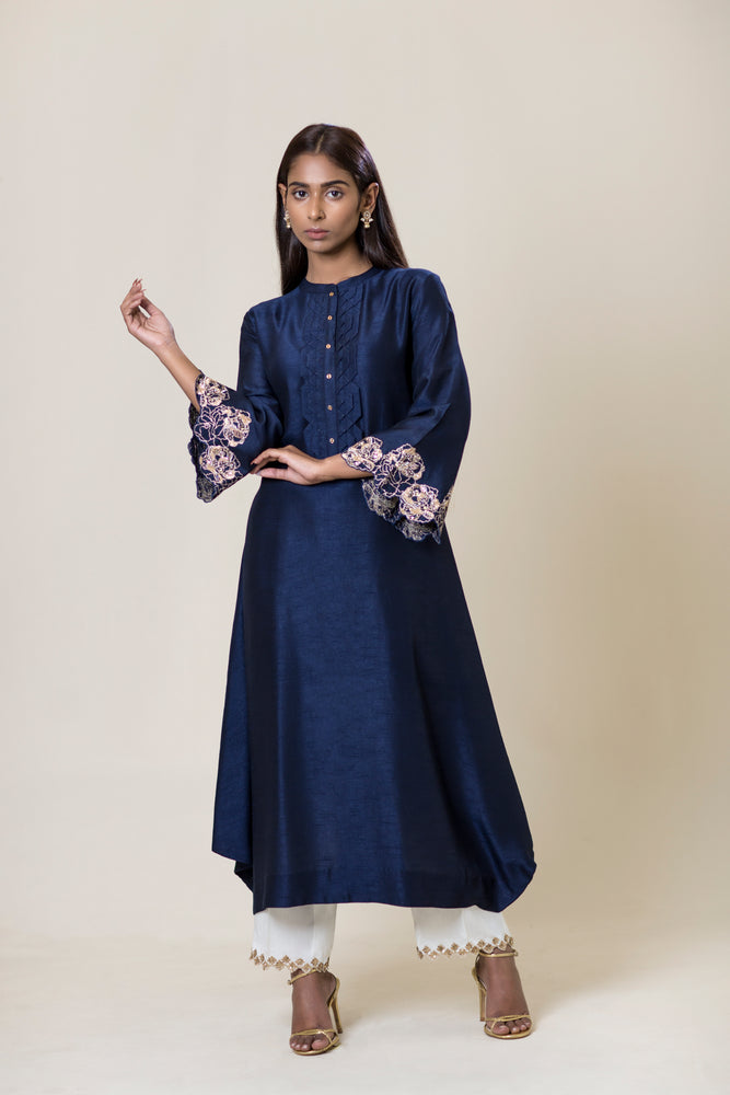 Floral Embroidered Sleeve Kurta