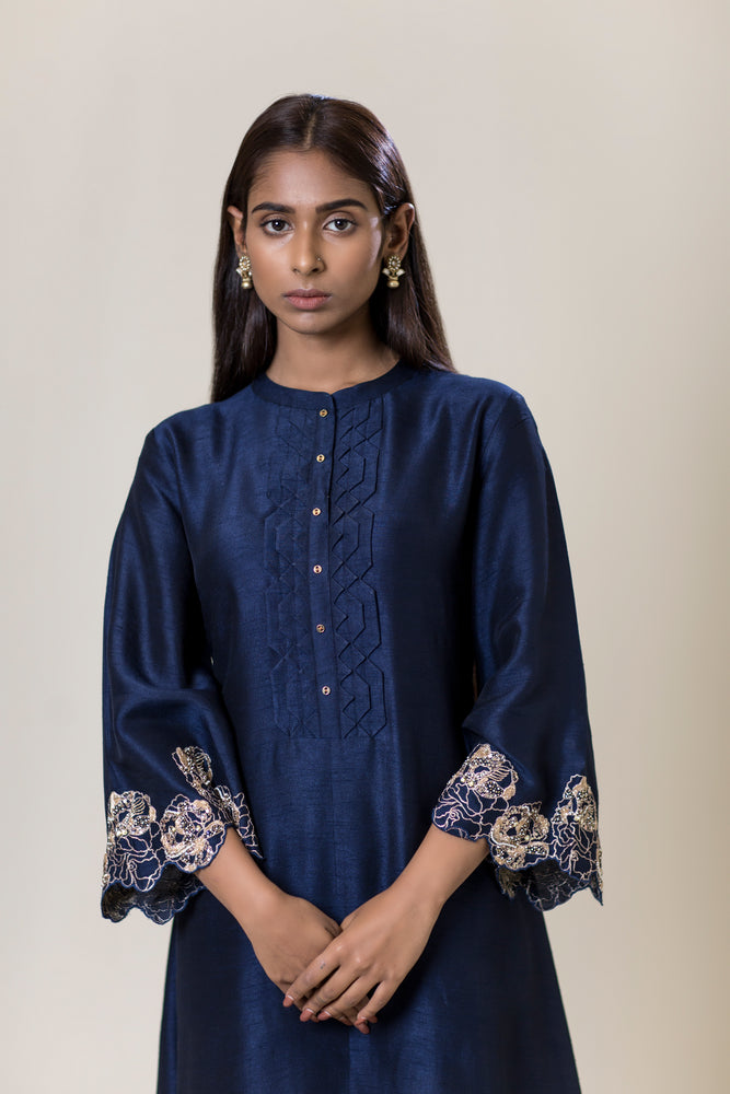 Floral Embroidered Sleeve Kurta